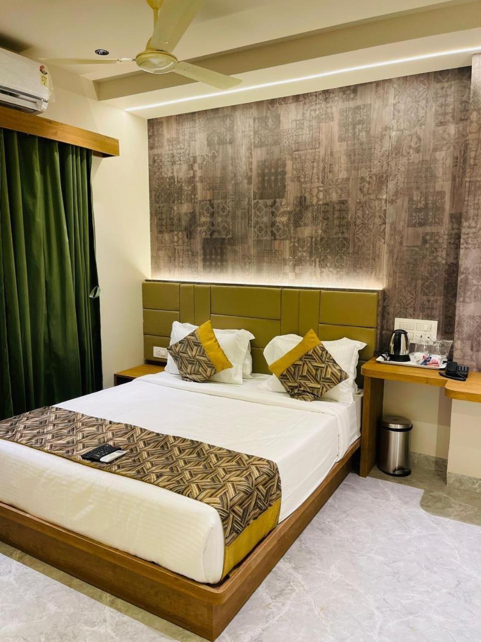 Hotel Salsabeel Airport T2 Mumbai