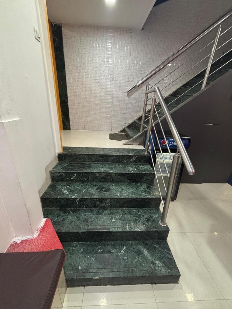 Love hotel Silver Shine Jogeshwari Mumbai