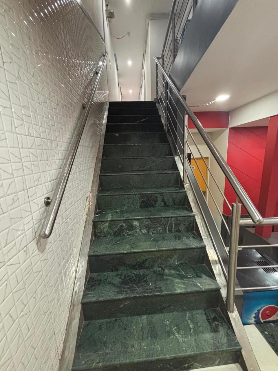 Silver Shine Jogeshwari Love hotel