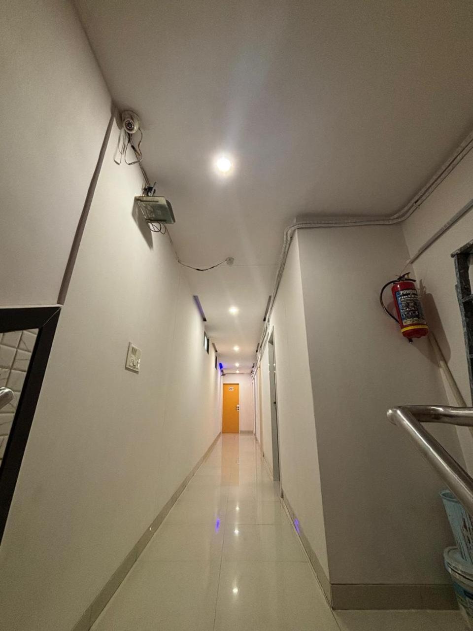 Silver Shine Jogeshwari Love hotel