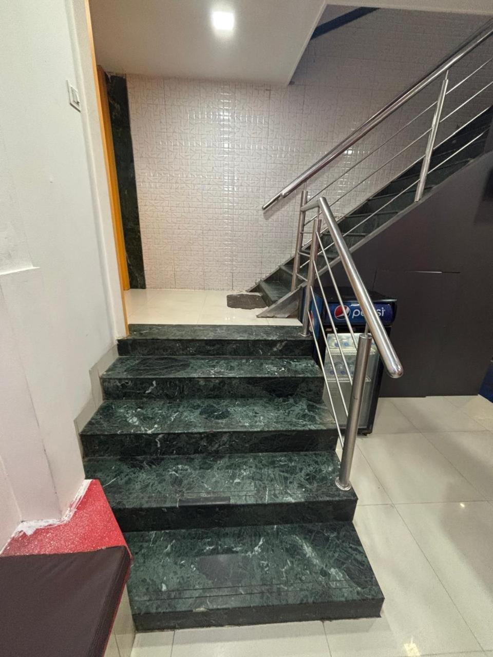 Love hotel Silver Shine Jogeshwari *