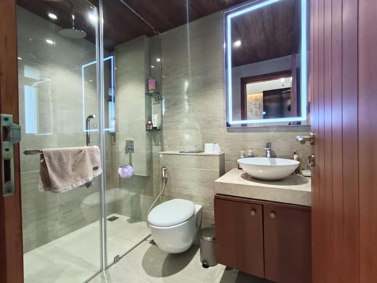 Guest house Luxury In Andheri Near Airport