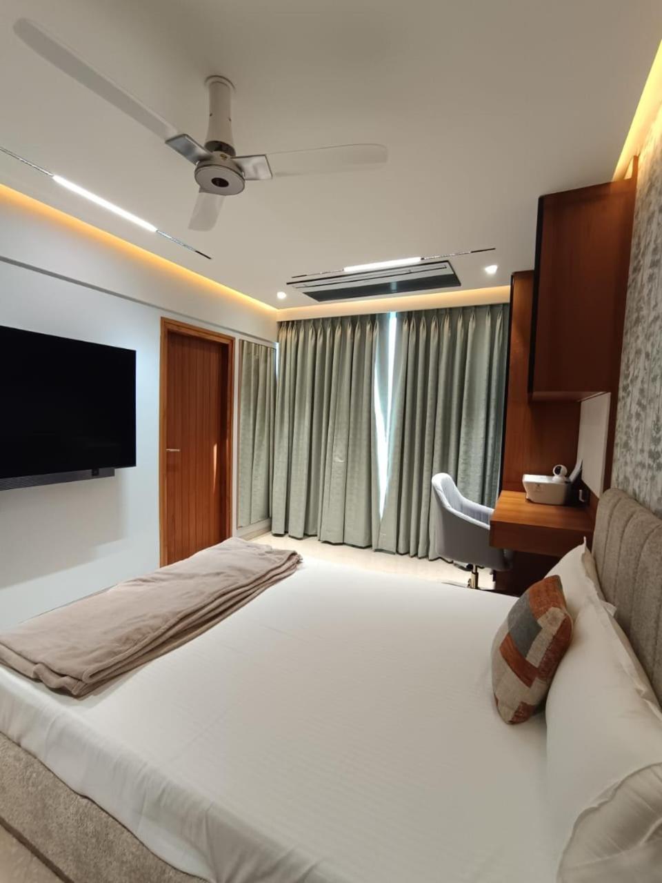 Luxury In Andheri Near Airport * Mumbai