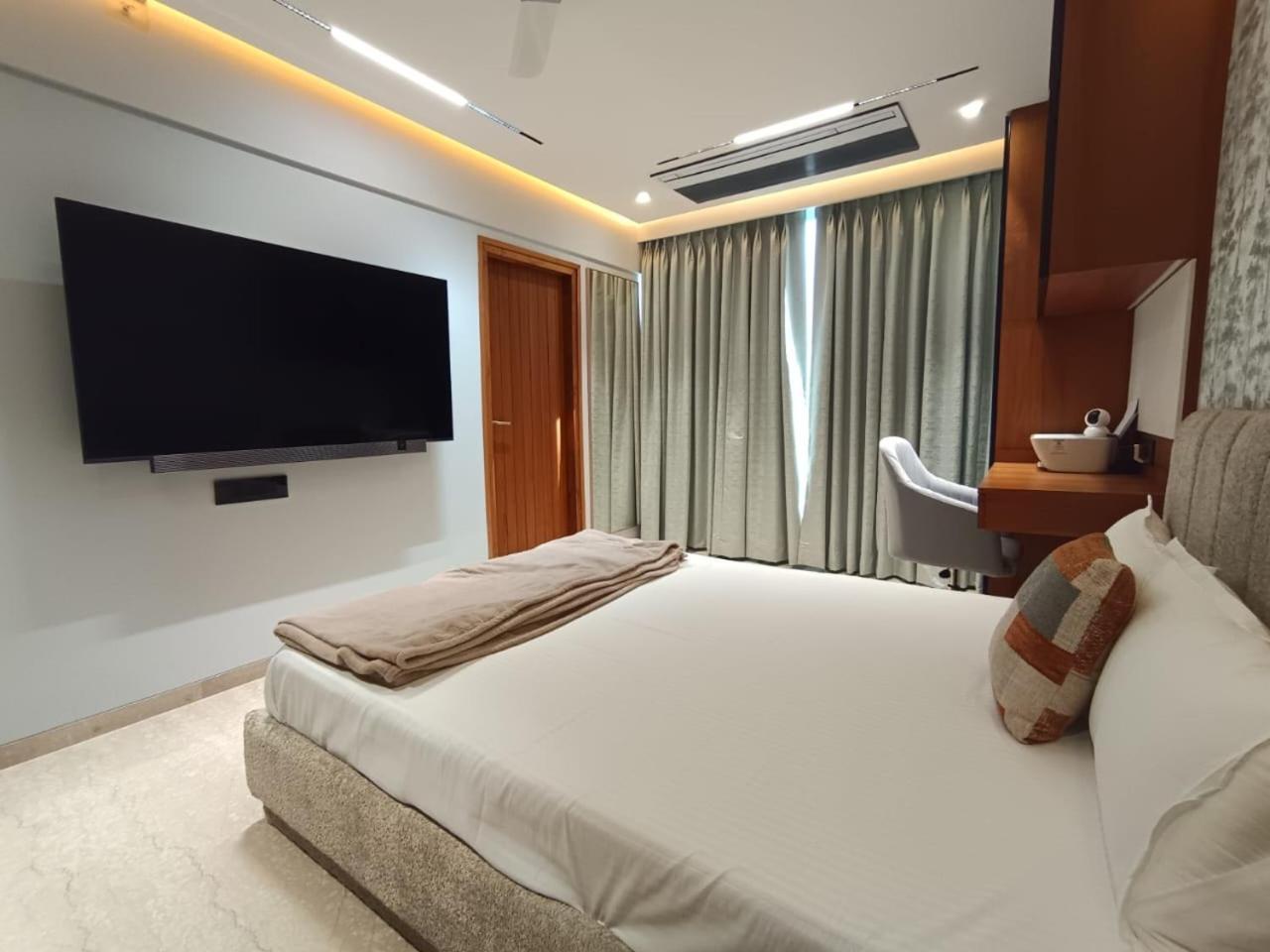 Luxury In Andheri Near Airport *