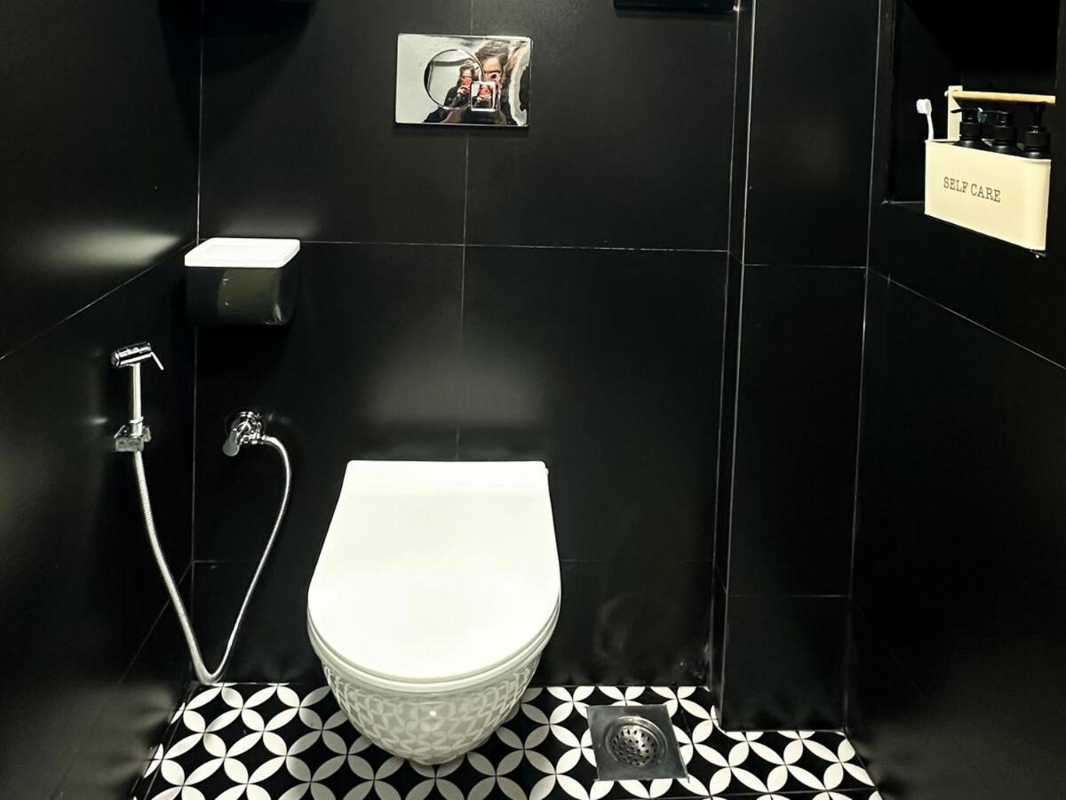 Shes Garage A Retro In Bandra