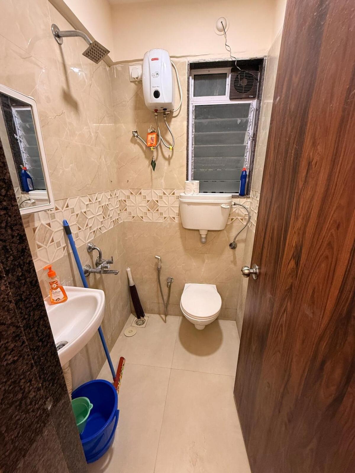 Apartment 1 Bhk Personal With Sea View At Versova Andheri West *