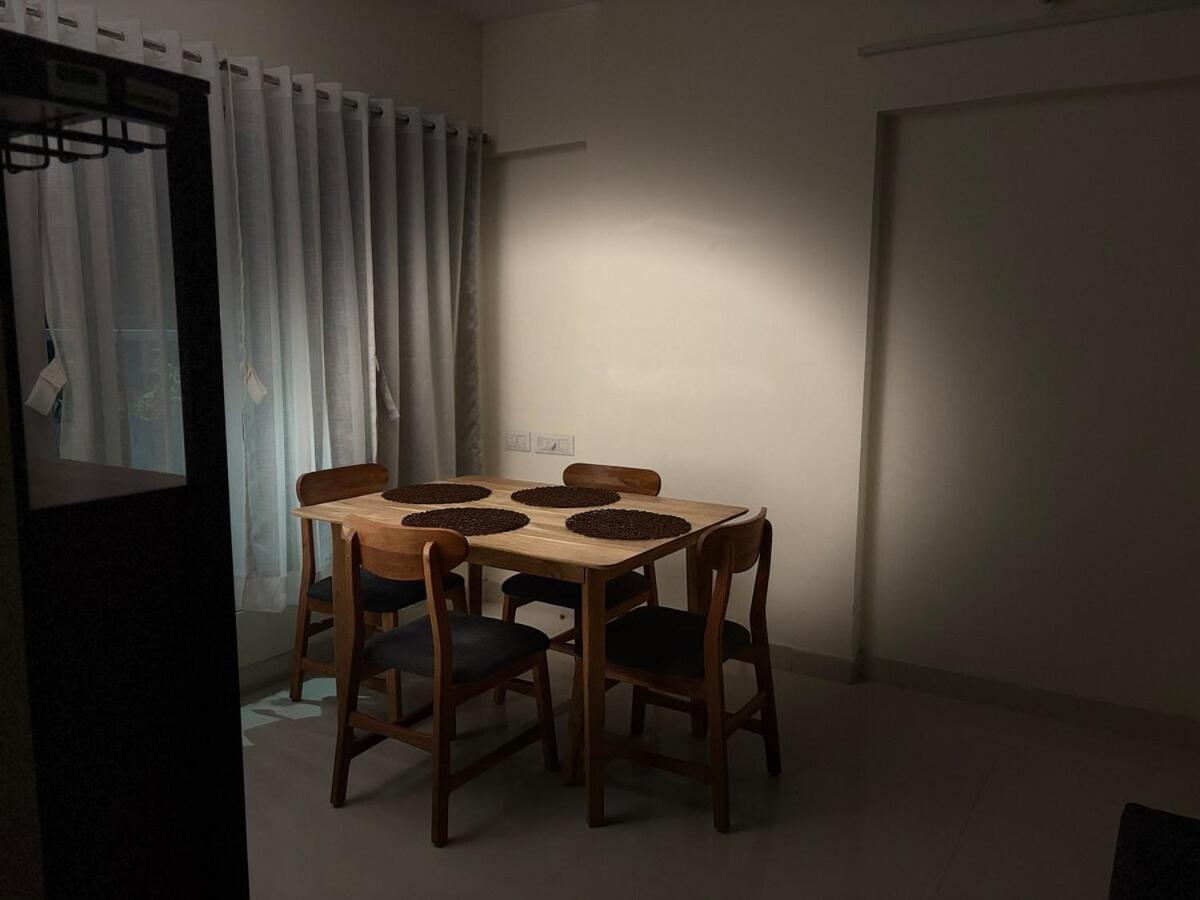 Royce Executive Service Premium Apartment