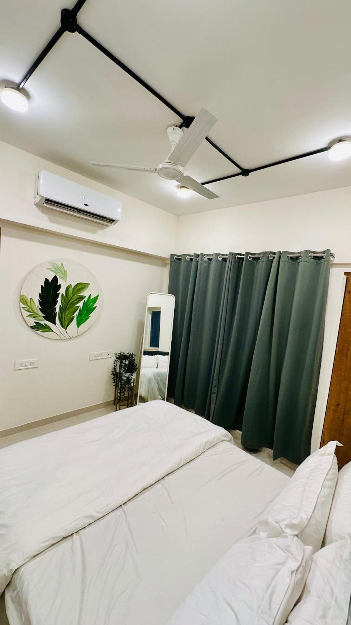 White Island - 10 Mins Oberoi Mall, Film And Nesco Apartment