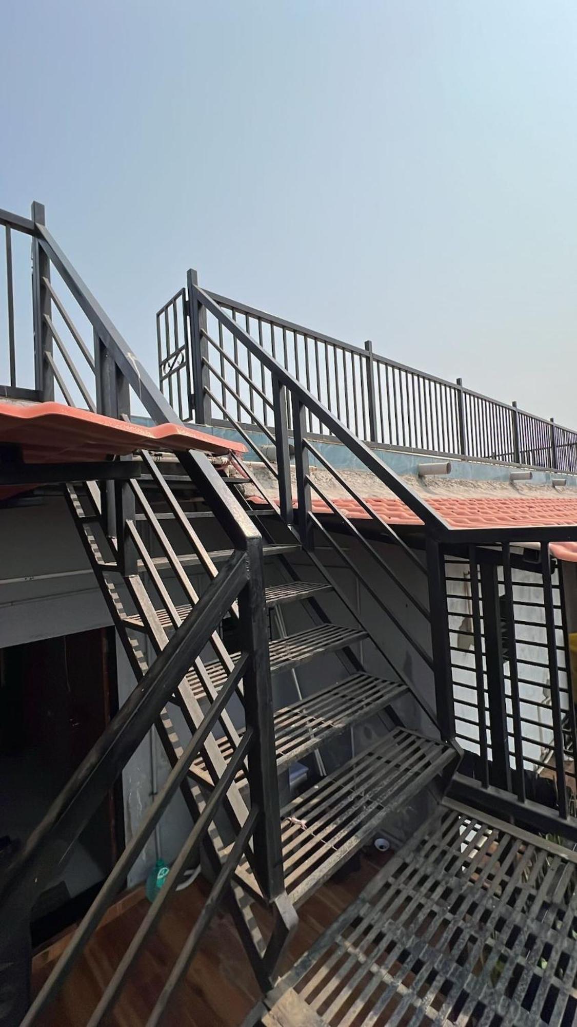 Apartment Shomens World 3rd Rooftop *