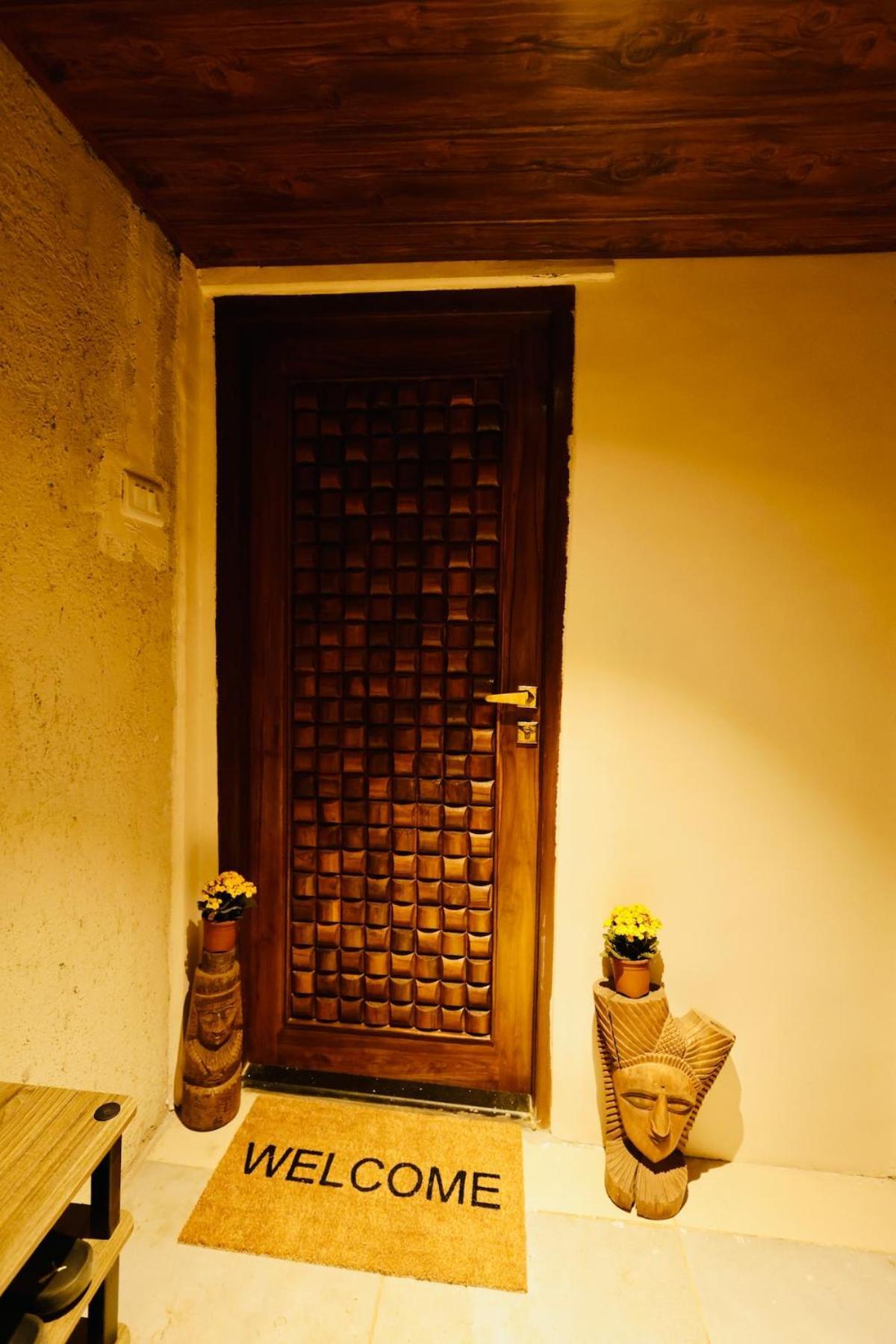 Spacious Affordable 1 Bhk Hill Road Bandra West Apartment Mumbai