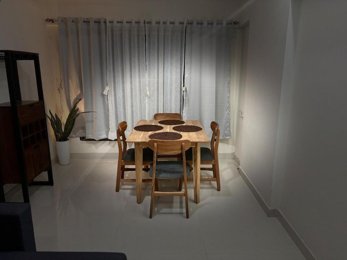 Royce Executive Service Premium * Mumbai