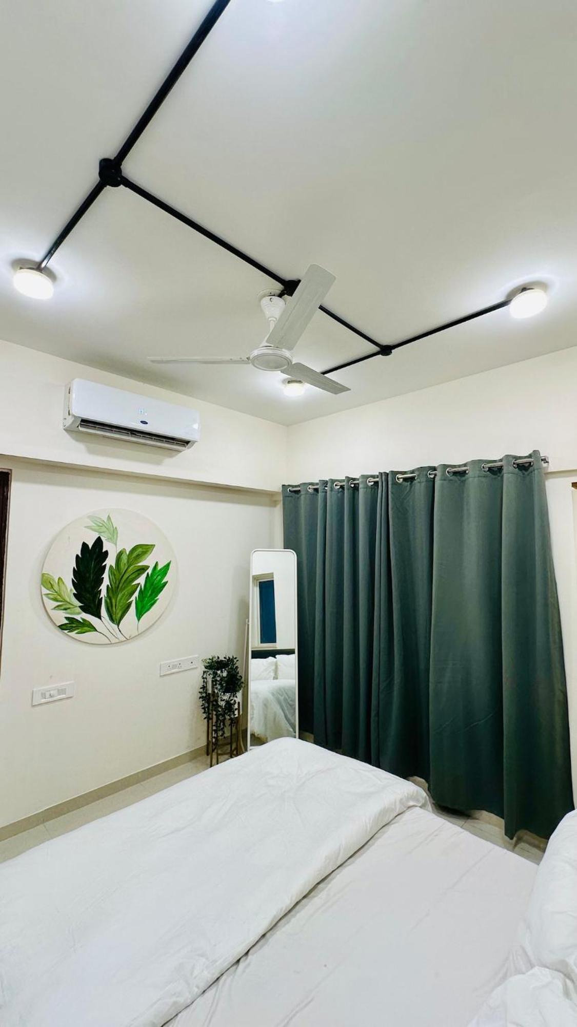 White Island - 10 Mins Oberoi Mall, Film And Nesco