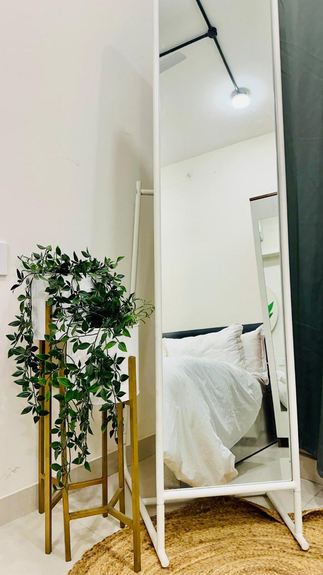 White Island - 10 Mins Oberoi Mall, Film And Nesco *