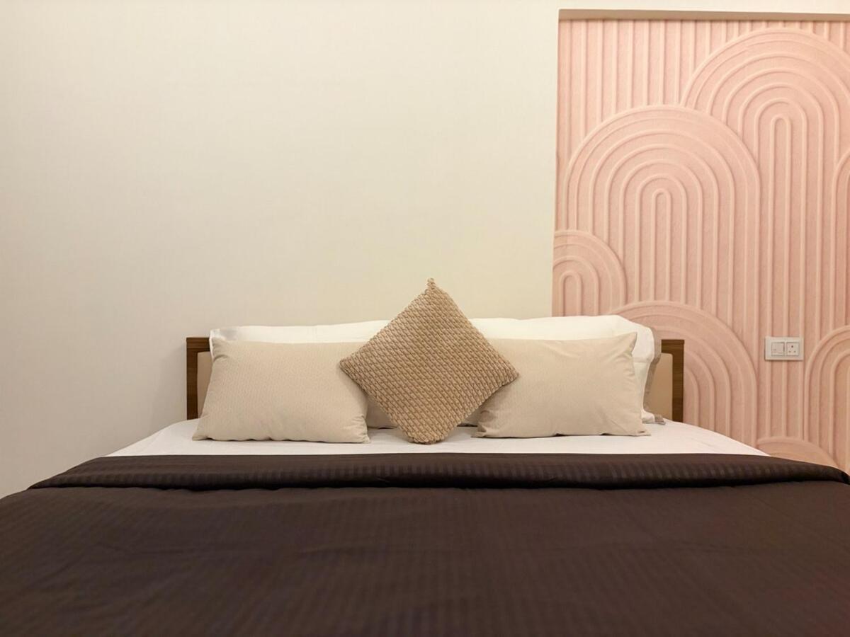 Royce Executive Service Premium *