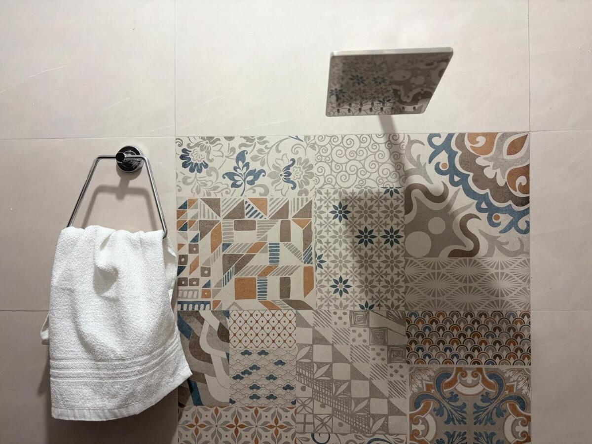 Royce Executive Service Premium Apartment