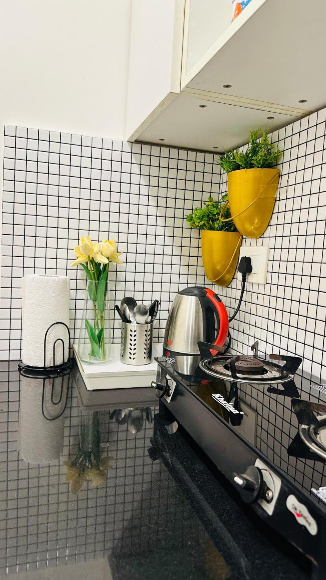 Apartment White Island - 10 Mins Oberoi Mall, Film And Nesco *