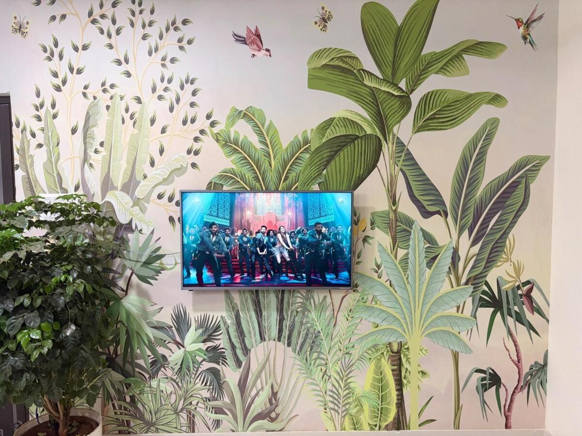 Royce Executive Service Premium * Mumbai