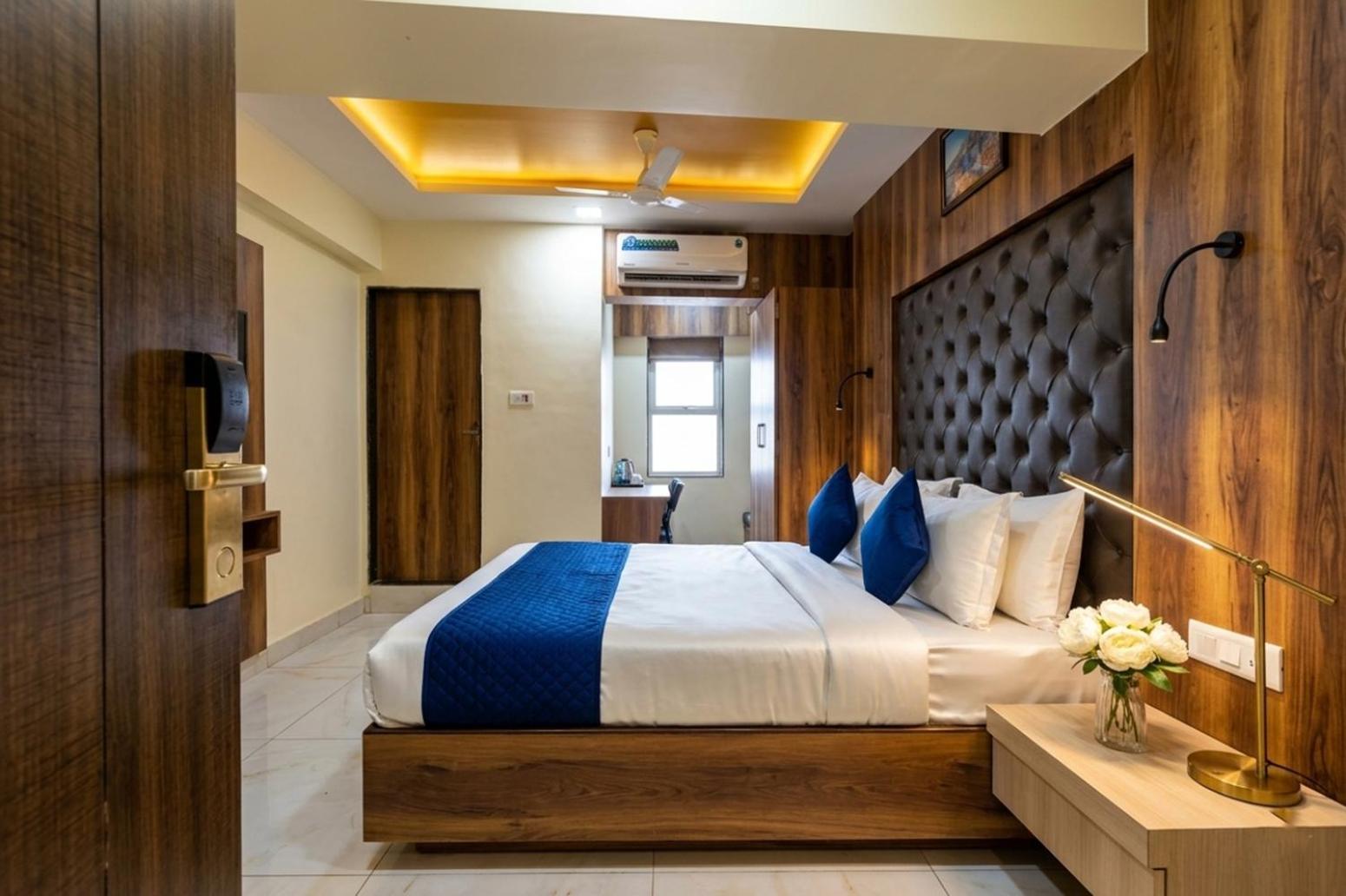 Hotel Ashyana - Near To Grant Road Station