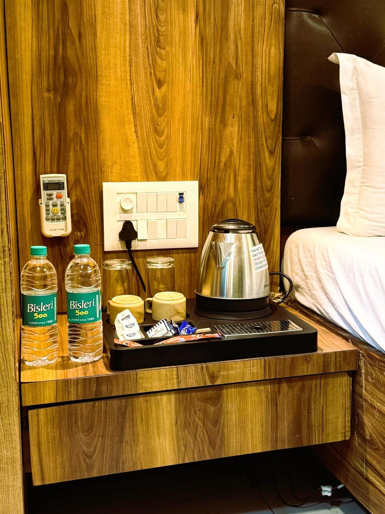 Hotel Ashyana - Near To Grant Road Station 3*