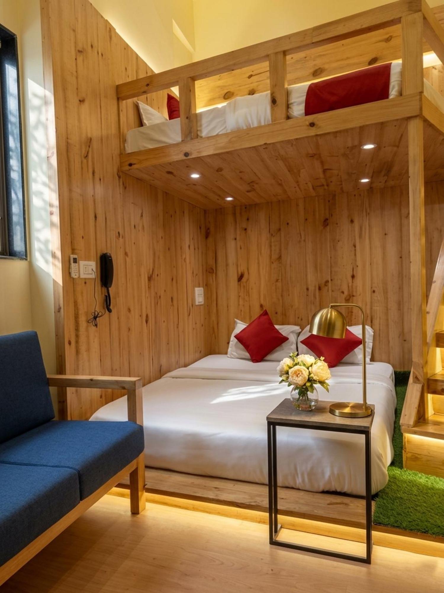 Hotel Ashyana - Near To Grant Road Station