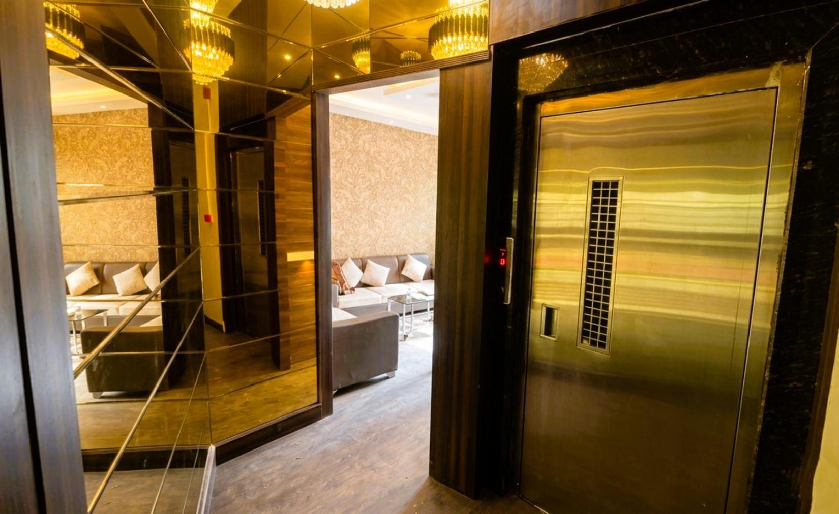 Hotel Ashyana - Near To Grant Road Station 3*