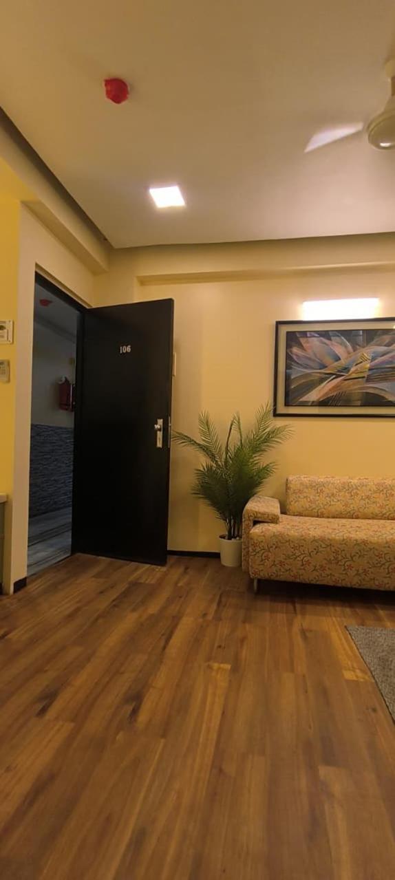Hotel Metro Palace Bandra 3*