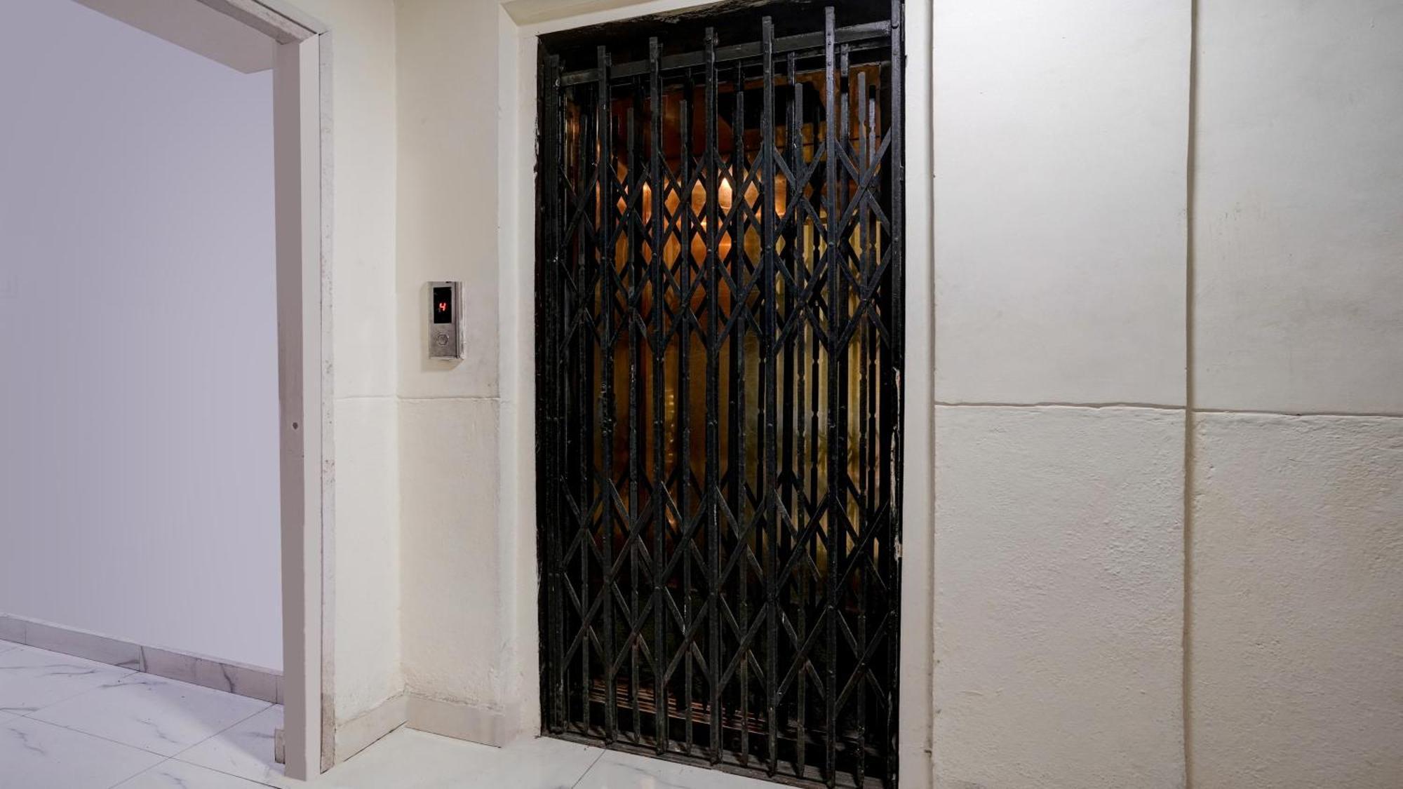 Hotel Fabhotel Dream Palace 3*