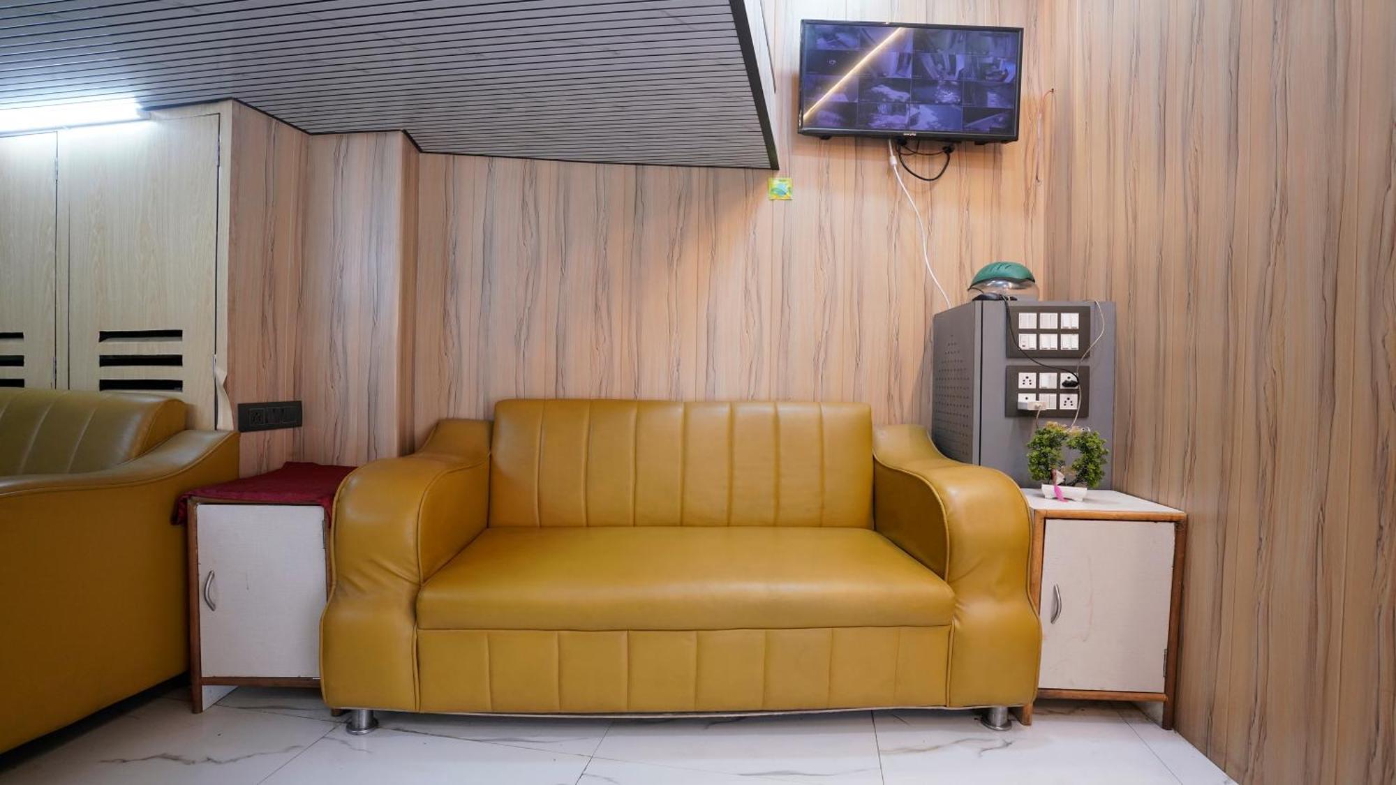 Fabhotel Dream Palace 3*