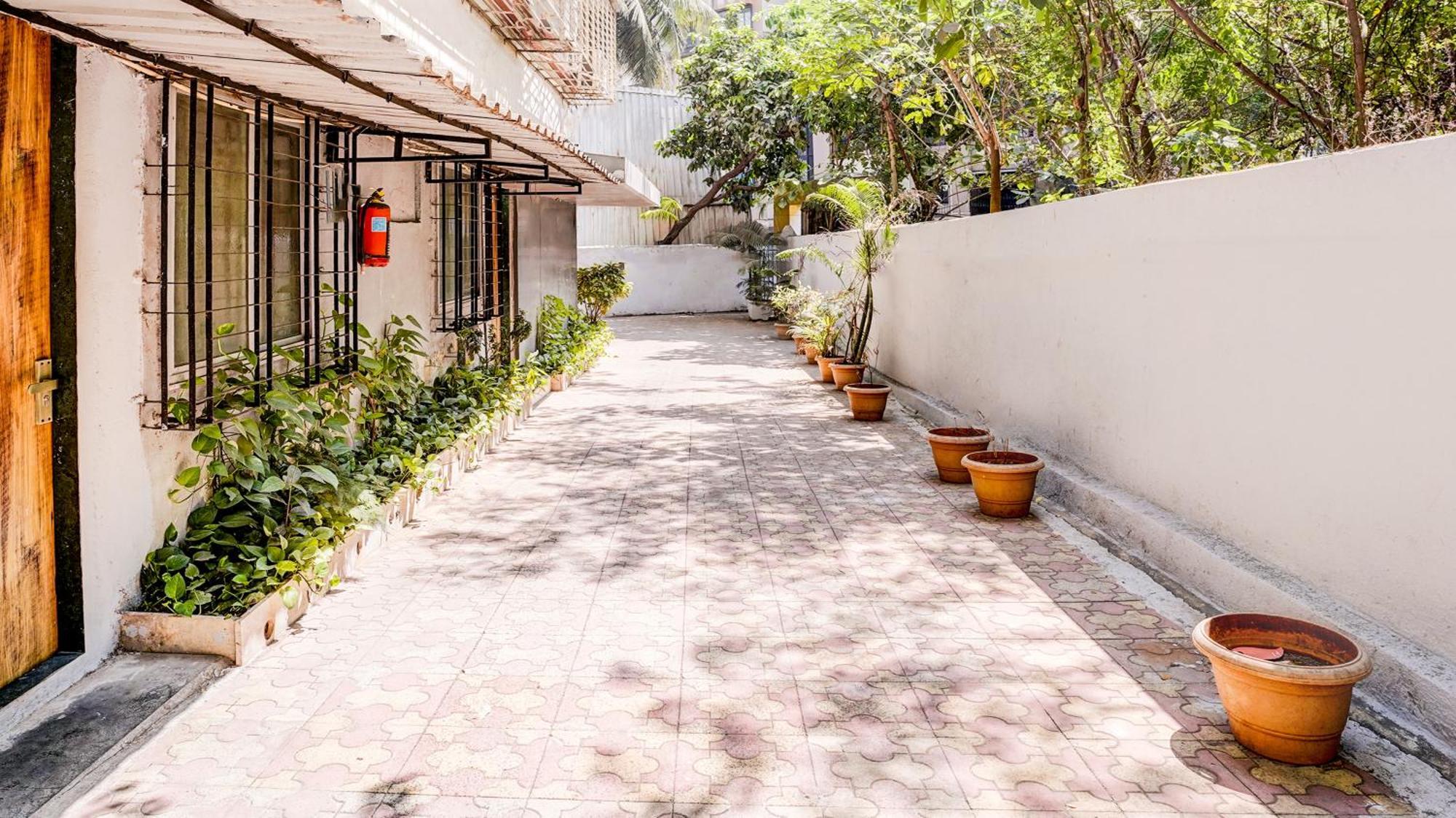 Fabhotel Dream Palace Mumbai