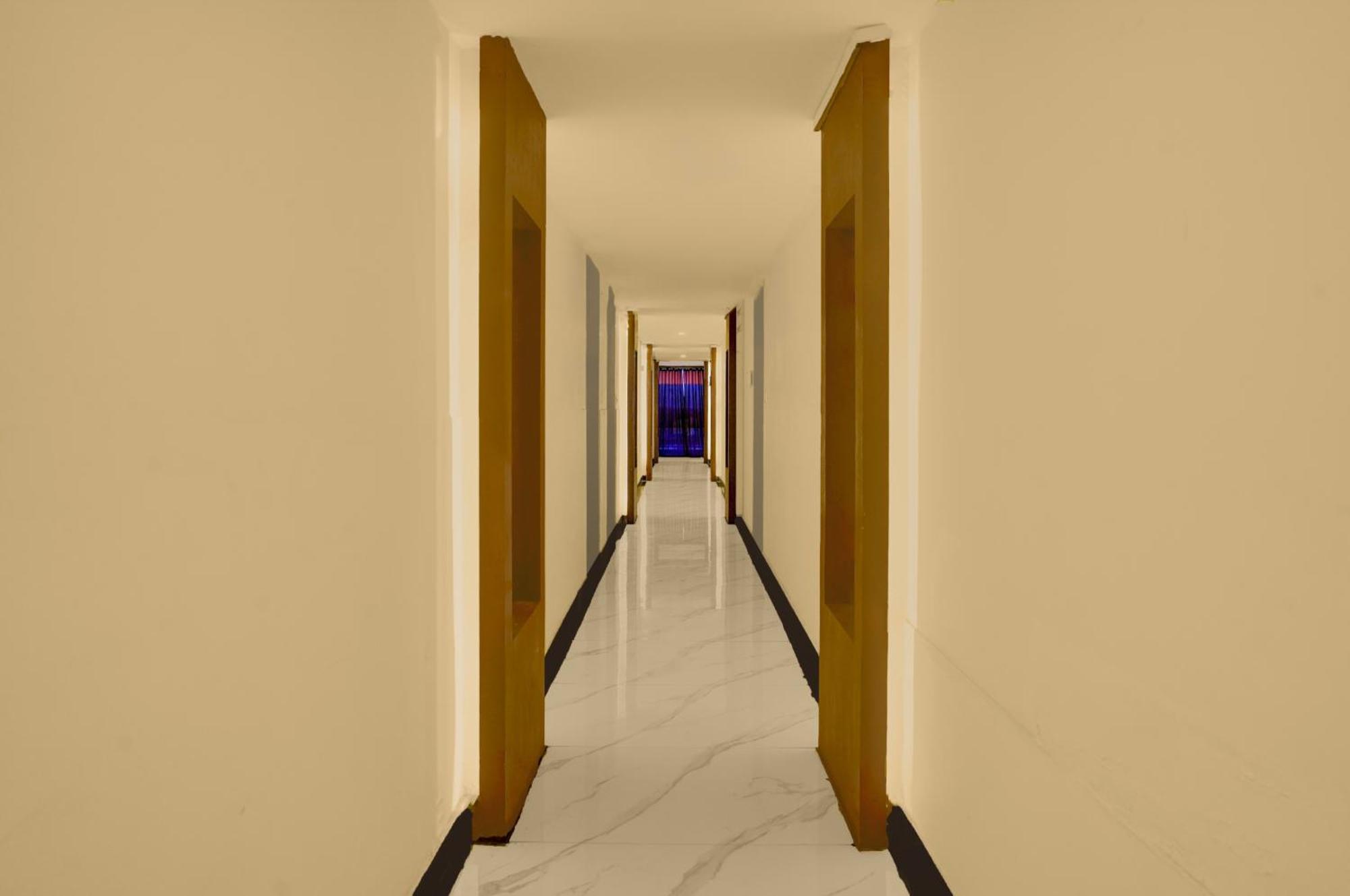 Hotel Collection O Lodha Experia Mall Dombiwali Formerly Rr 3*
