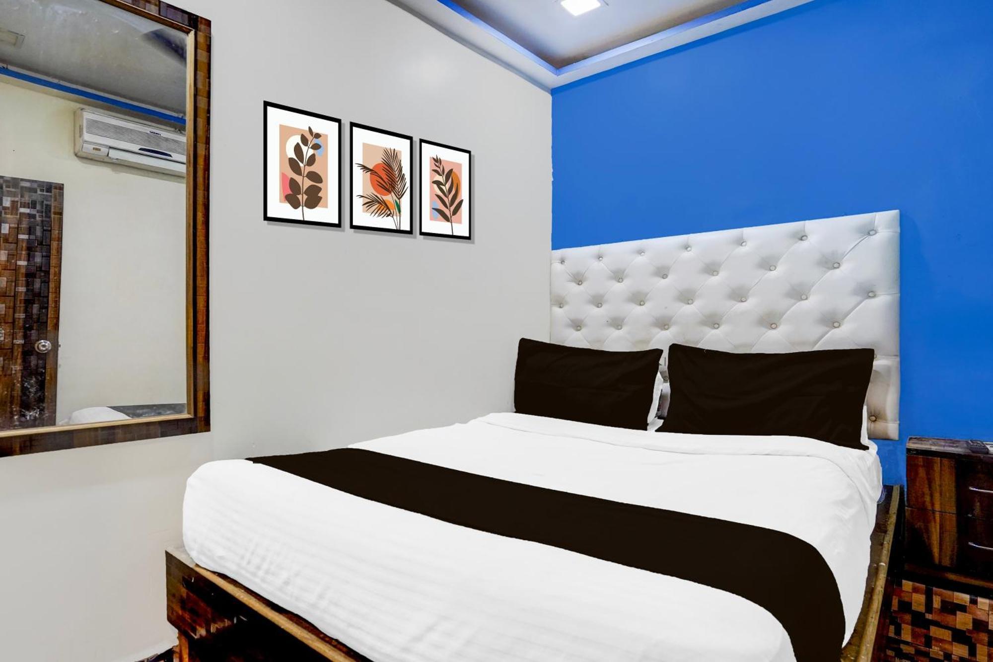 O The Om Sai Residency Hotel
