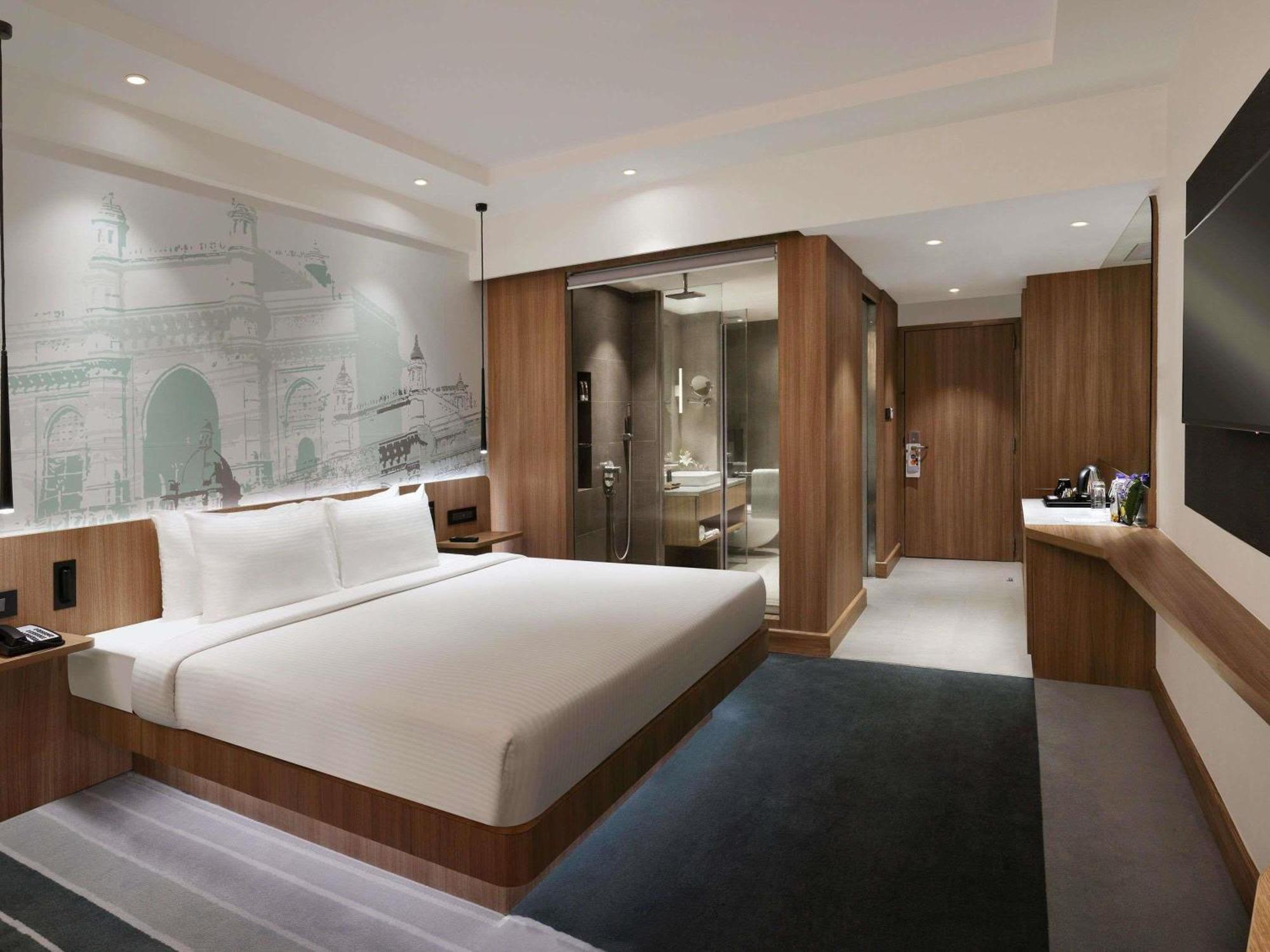 Hotel Novotel Juhu 5*