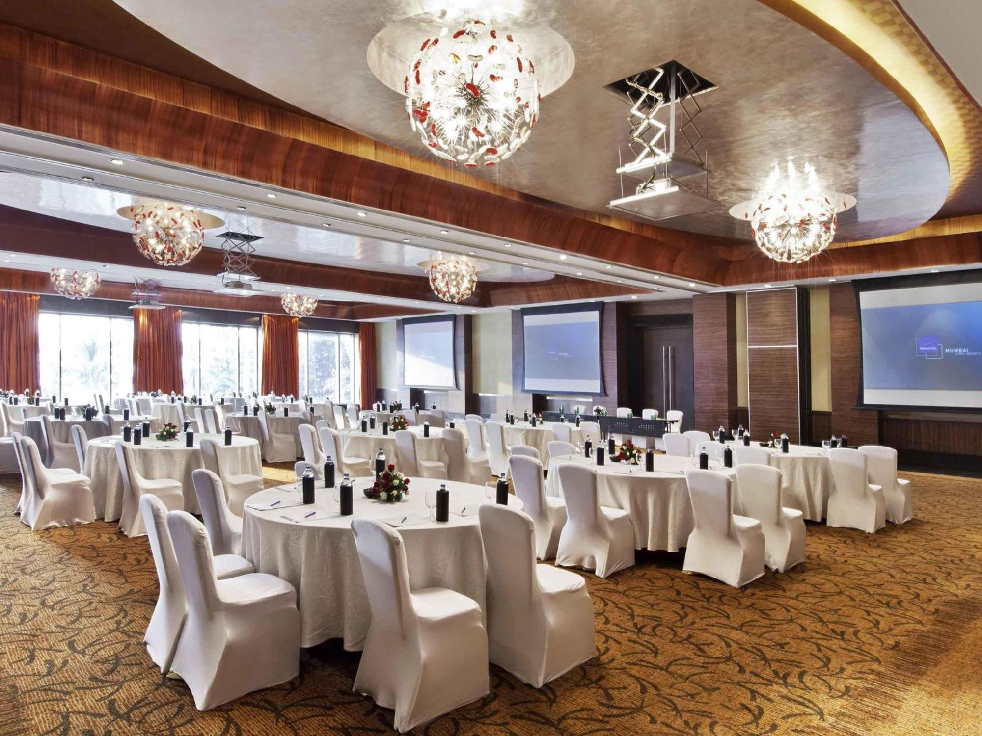Hotel Novotel Juhu 5*