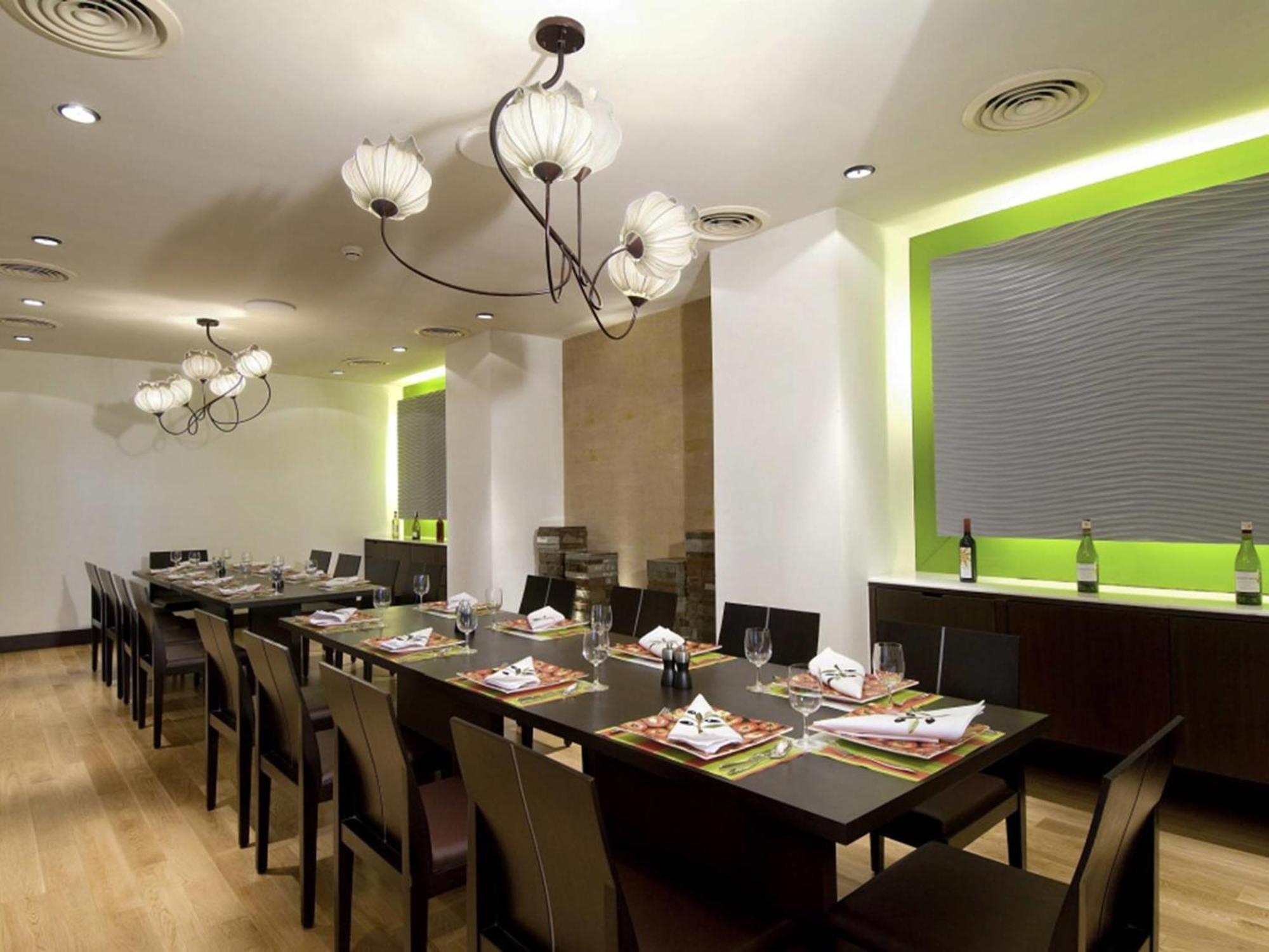 Novotel Juhu 5*