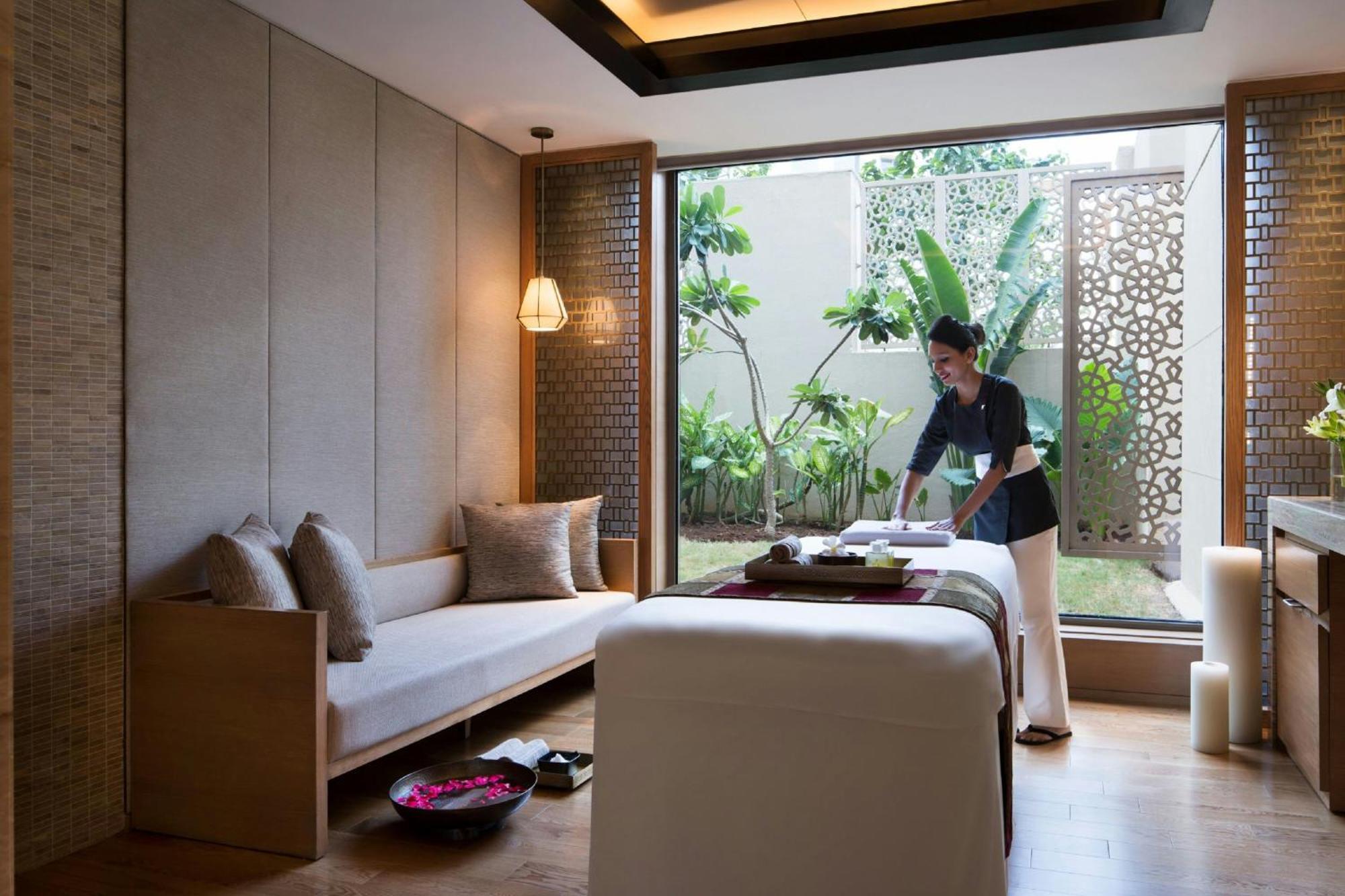 Jw Marriott Sahar Airport Hotel