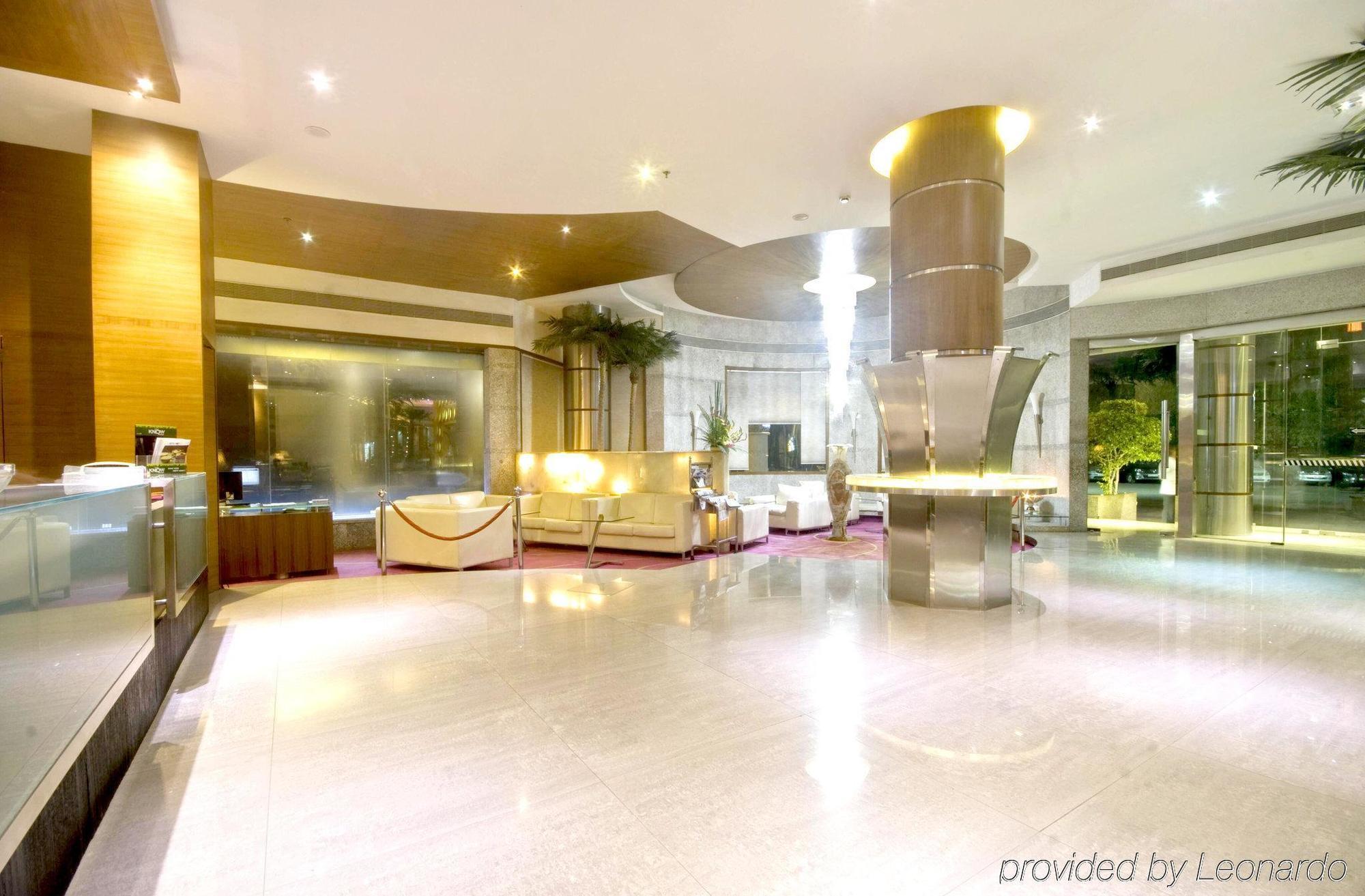 Hotel Peninsula Grand Mumbai