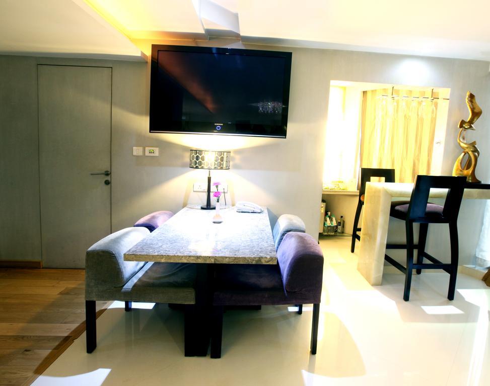 Peninsula Grand Hotel 4*