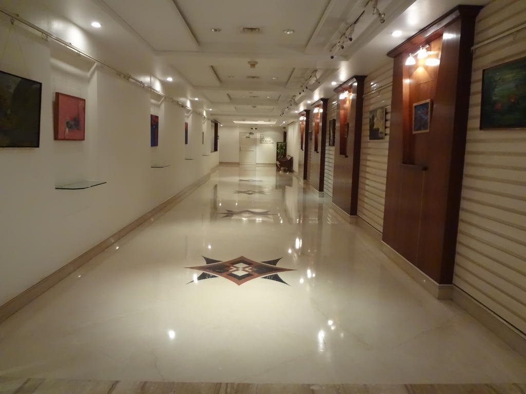 Hotel Kohinoor Continental,airport 4*