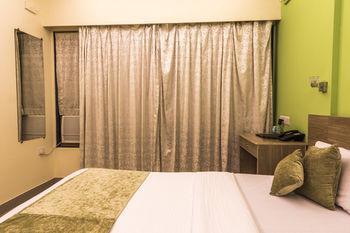 Oyo Premium Mumbai Saki Vihar