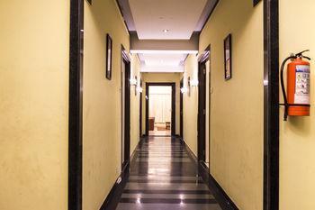 Oyo Premium Mumbai Saki Vihar Mumbai