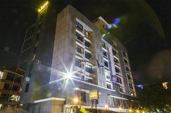 Hotel Oyo Premium Mumbai Saki Vihar 3*