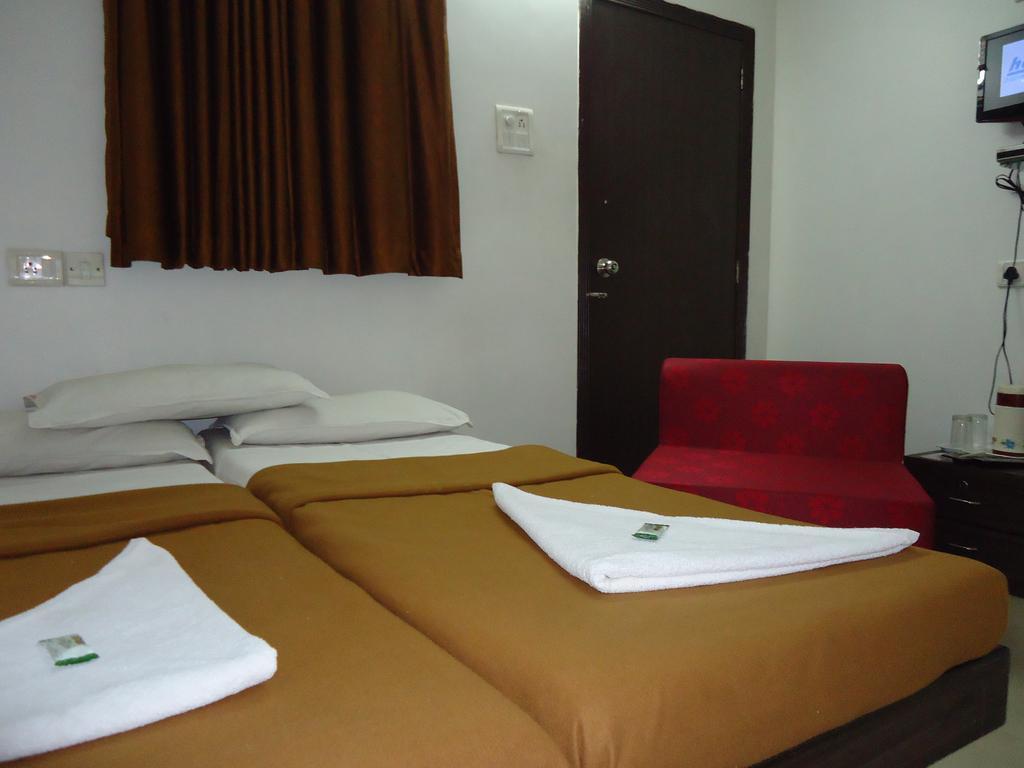 Apartment Marol Residency *