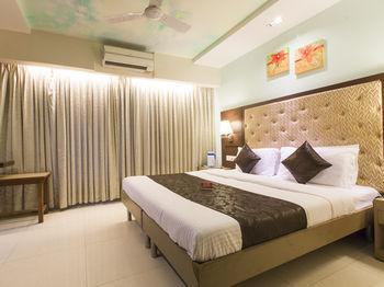 Hotel Oyo Link Road Malad