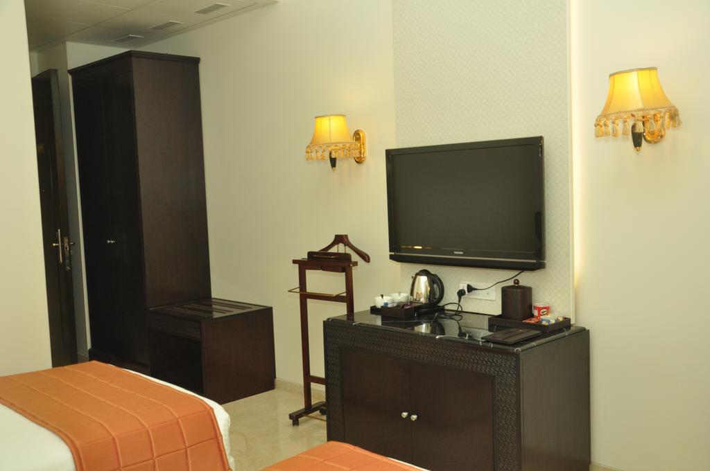 Hotel Royal Tulip Navi 5*