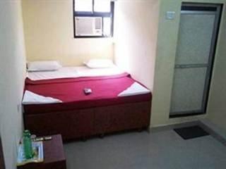 Hotel Oyo 19917 Golden Swan Mumbai