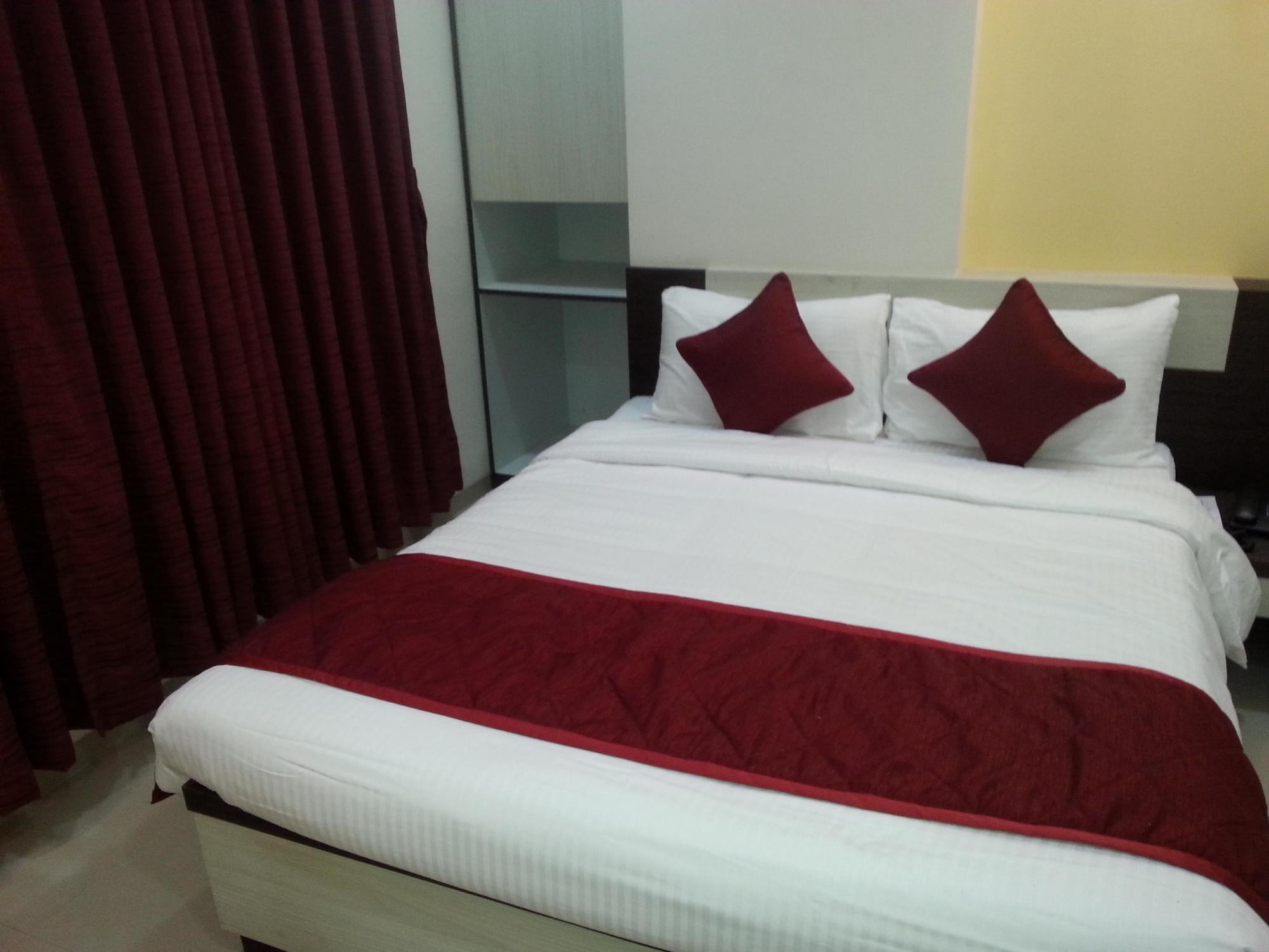 Nishita Residency Hotel 3*