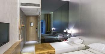 Metro International Hotel 2*