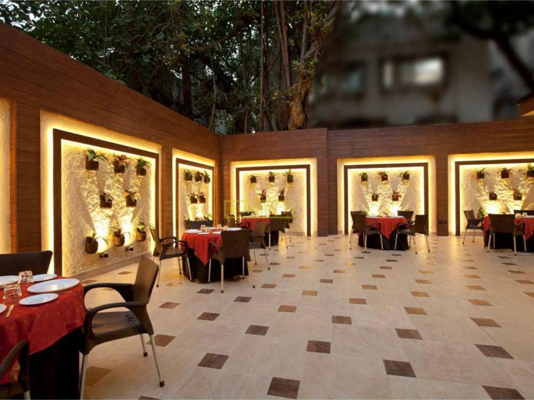 Plaza Hotel 3*