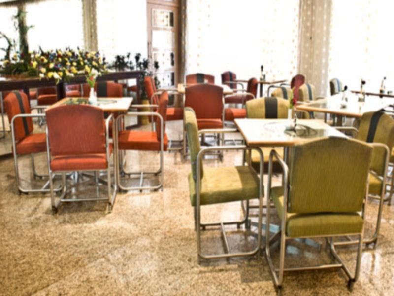 Midtown Pritam Hotel