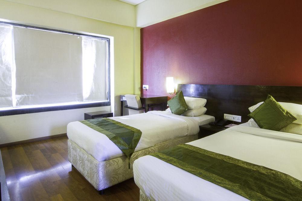 The Legend Hotel- Santacruz Near International Airport 3* Mumbai